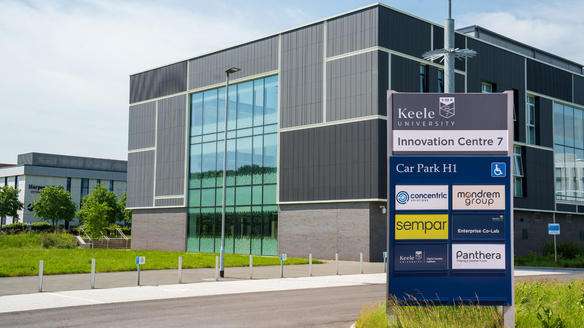 Exterior of Keele Innovation Hub IC7